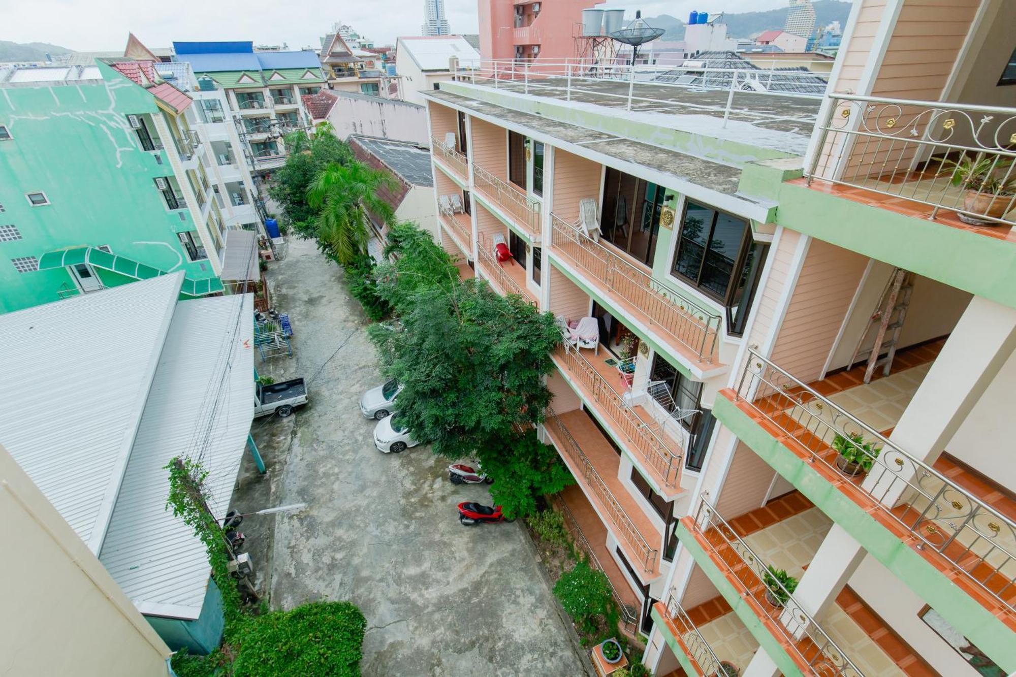 Rk Guesthouse Patong Екстер'єр фото