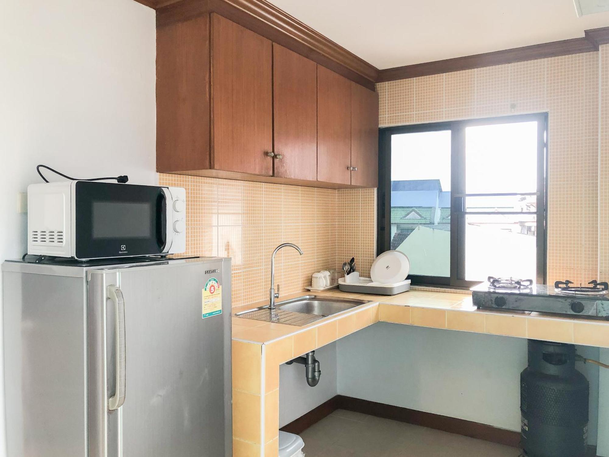 Rk Guesthouse Patong Екстер'єр фото