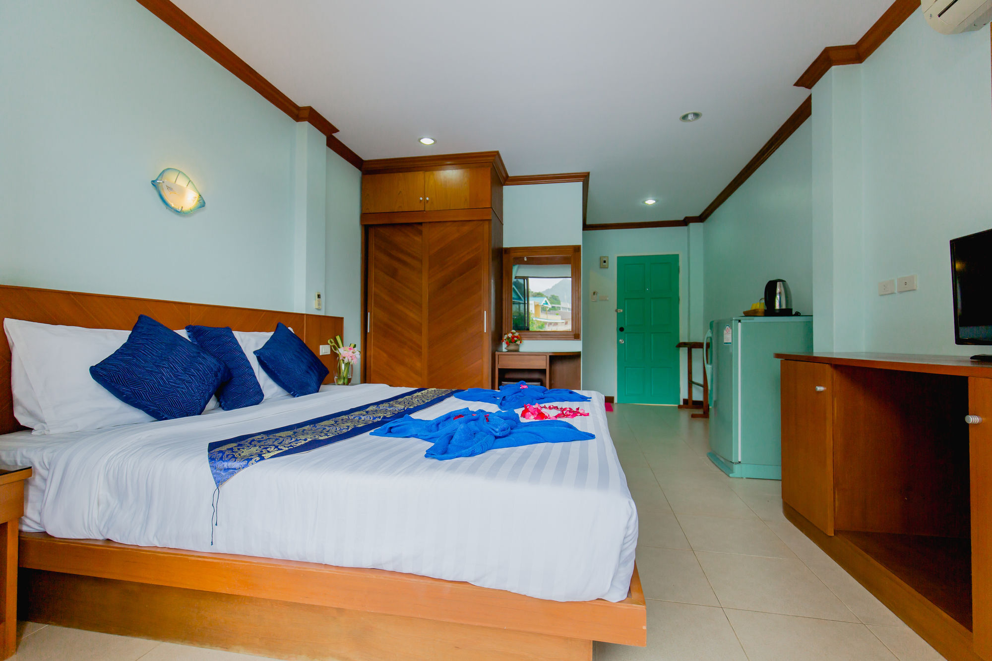 Rk Guesthouse Patong Екстер'єр фото