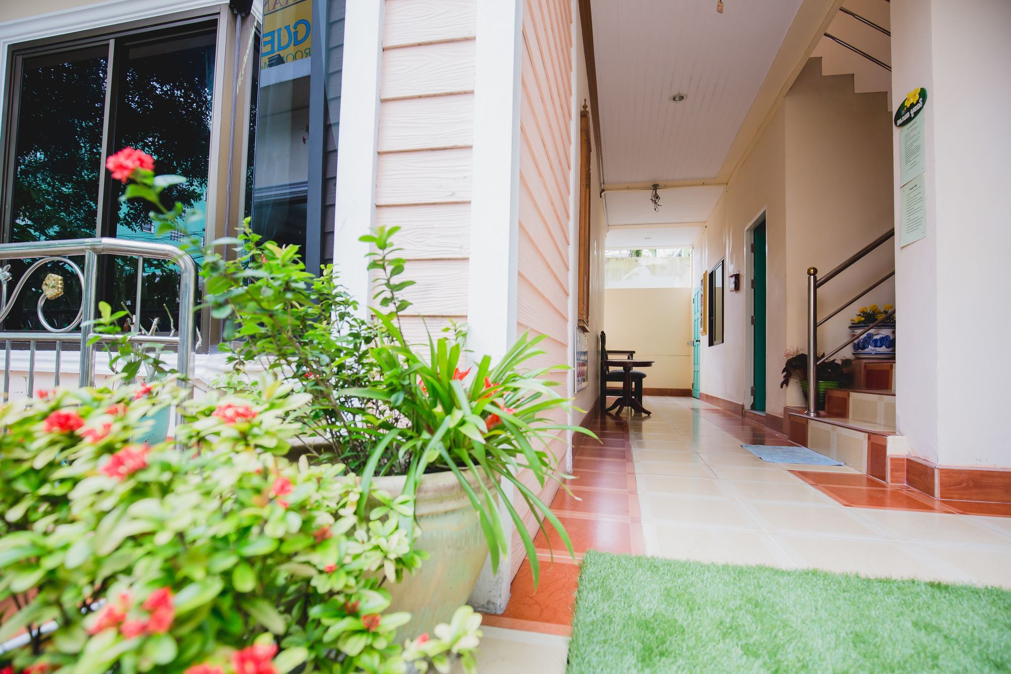 Rk Guesthouse Patong Екстер'єр фото