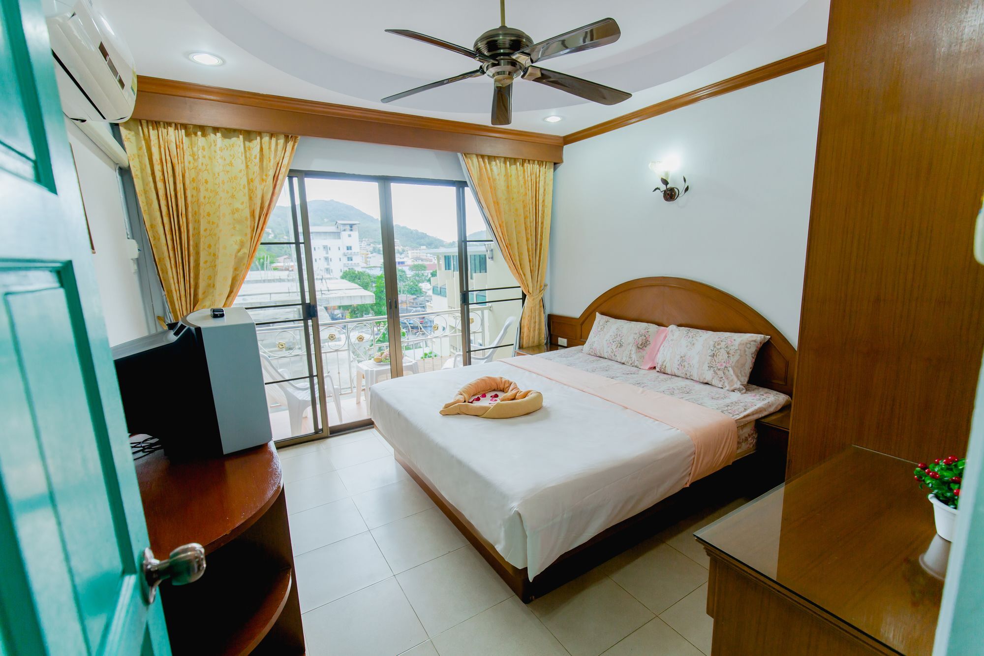 Rk Guesthouse Patong Екстер'єр фото
